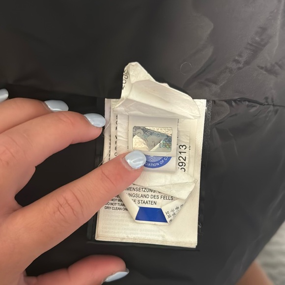 Canada Goose Parka - Picture 6 of 8